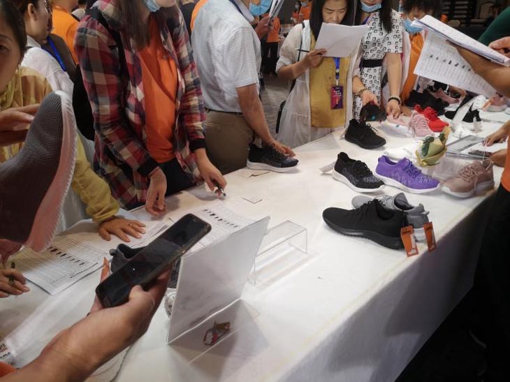 經(jīng)銷商簽單現(xiàn)場圖